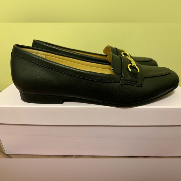 Madden Girl - Women’s Gettie Loafer - Picture 4 of 5